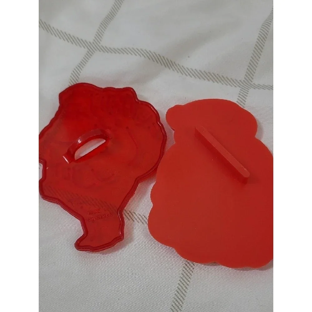 Vintage Red Santa Cookie Cutters - Set of 2 ♻️ 5/$10 ♻️